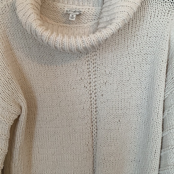 Wonderly- Womens Medium- Crème Turtleneck Sweater - Picture 3 of 5